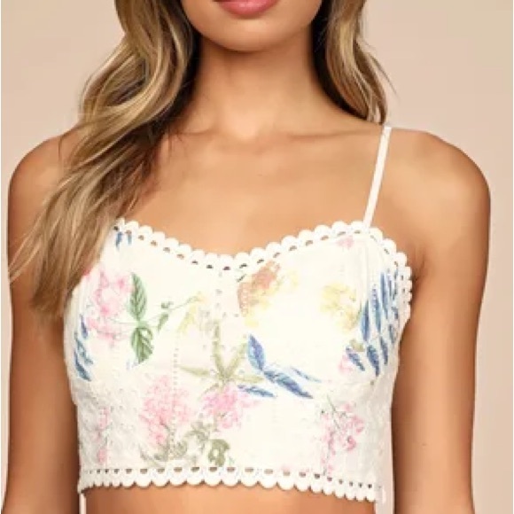 Lulus Tops - 🌸 Lulus White Floral Eyelet Cropped Top – Size XL